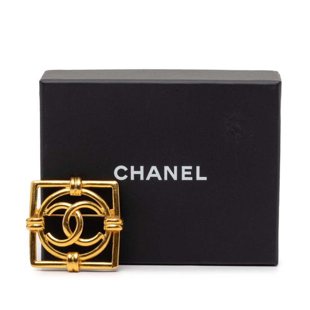 CHANEL Vintage Gold Logo Brooch - Picture 4 of 4